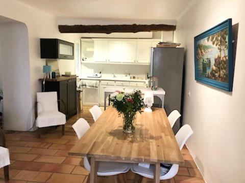 Maison De Village Avec Vue Éguilles Kültér fotó